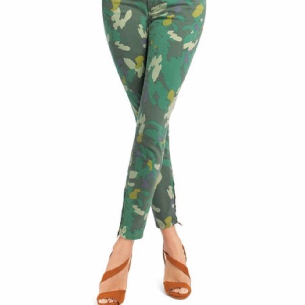 Cabi Clover Camo Jeggings